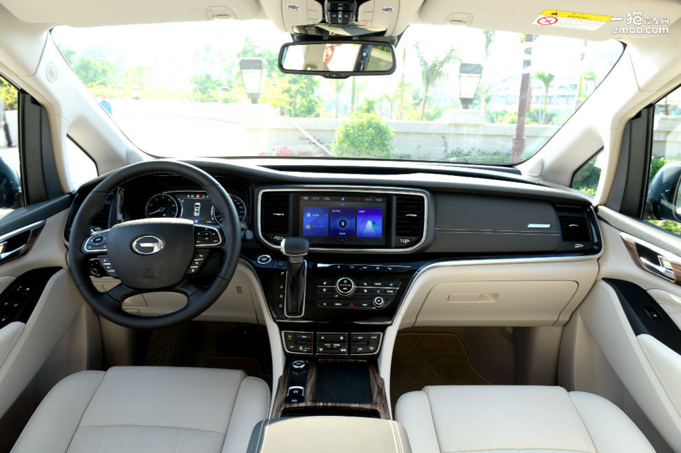 广汽传祺gm8和gl8油耗对比,性价比秒合资前辈试驾广汽传祺gm8