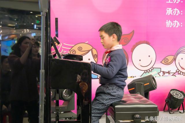 新年将至，小小音乐家们聚Rmall,比拼才艺迎新年