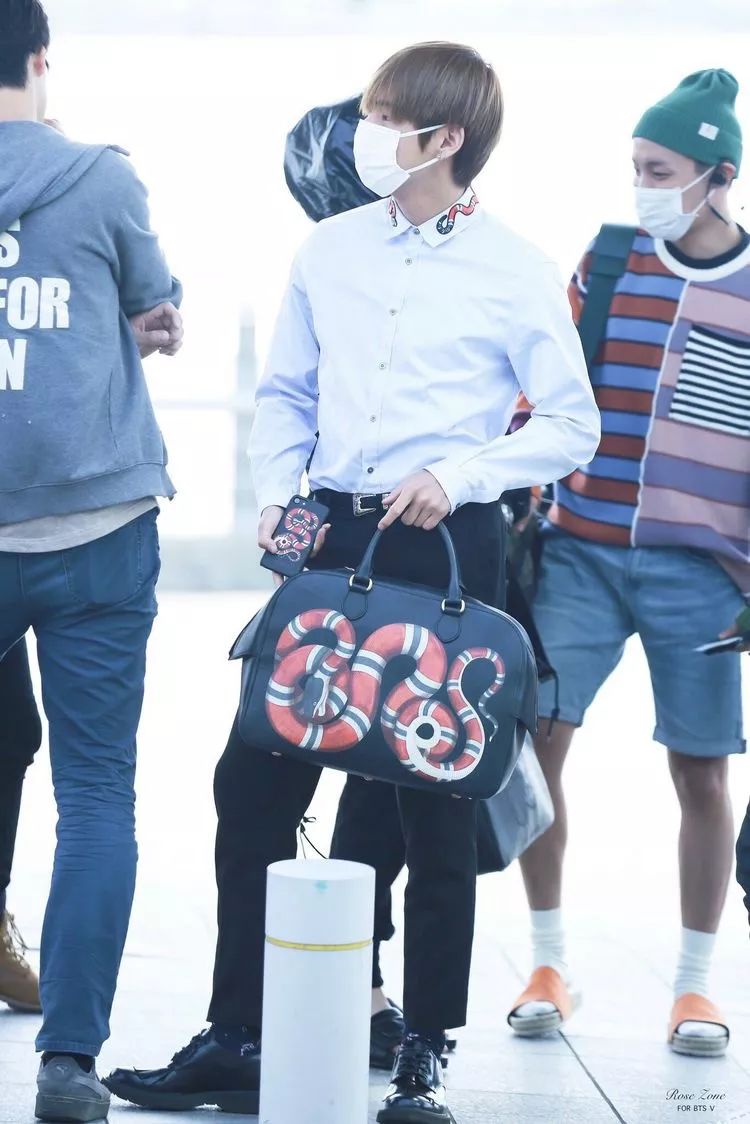 金泰亨生日快乐q版,金泰亨祝福别人生日快乐视频