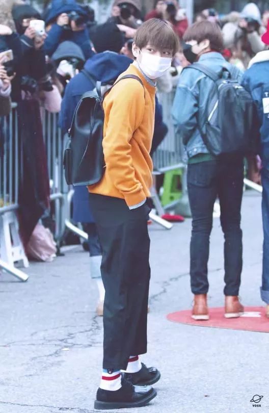 金泰亨生日快乐q版,金泰亨祝福别人生日快乐视频