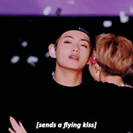 金泰亨生日快乐q版,金泰亨祝福别人生日快乐视频