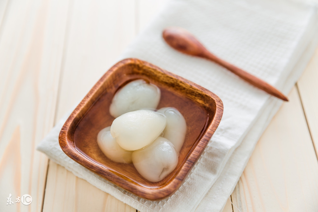 红毛丹食用方法正确的打开方式,红毛丹的正确吃法