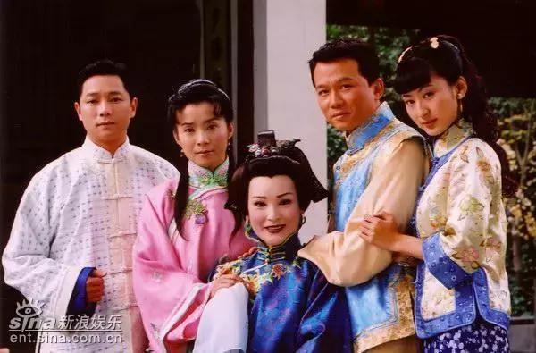 杨幂给她下跪，*点露**陷“三级”风波、雅妓，艳压佟丽娅为何不火？