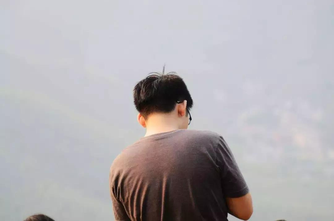 情侣创业开什么店铺好,开茶饮店能赚钱吗