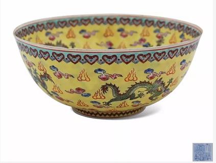 清乾隆珐琅彩马蹄碗真品图片,清代御用瓷器之五彩龙凤纹碗赏析