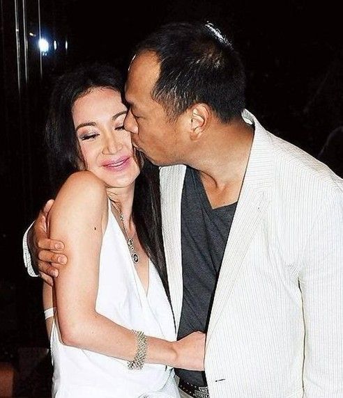 四位演三级片出道女星前三个嫁入豪门相亲相爱最后一位太可惜