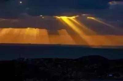 新年第一天去海边看日出,去海边看日出拍的照片