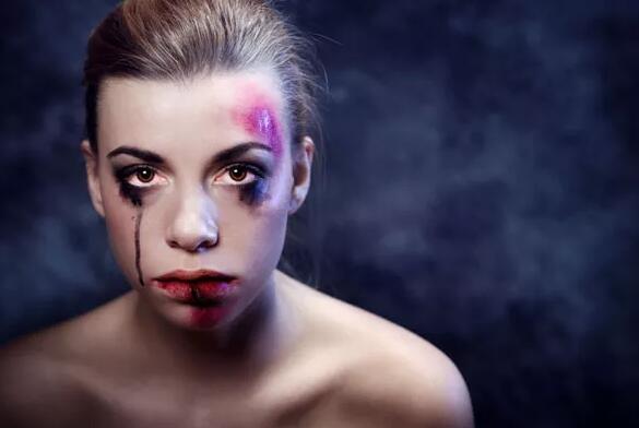 丈夫脾气暴躁我该怎么办,面对家暴丈夫如何处理