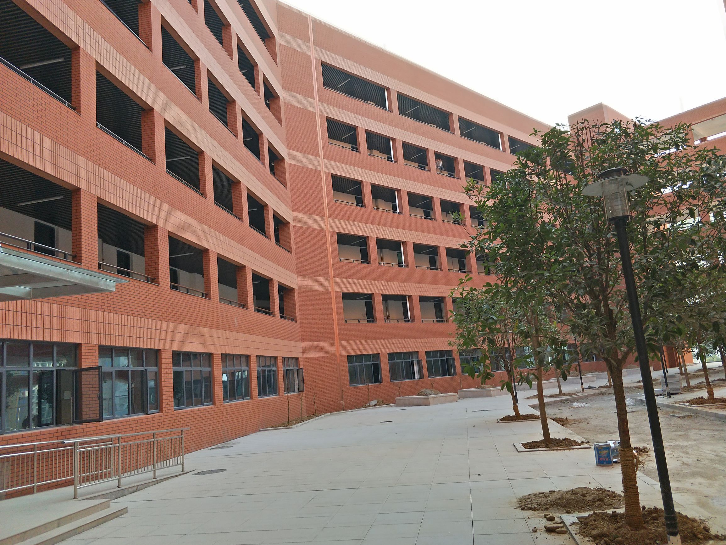 十堰市高级职业学校计算机教室,十堰郧阳区新学校