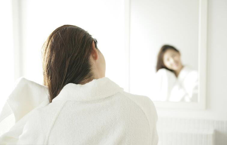 柏枝树叶煮水洗头的正确方法,侧柏叶煮水洗头的正确方法