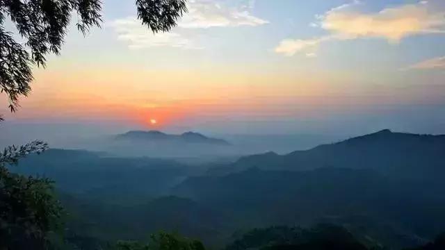 新年第一天去海边看日出,去海边看日出拍的照片