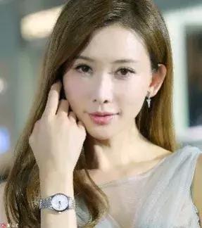 章子怡一身粉色系少女感满满,章子怡清爽有气质宛如18岁少女