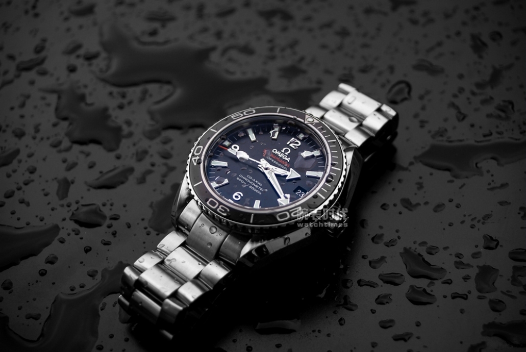 欧米茄8500假的多少钱,欧米茄海马po8500怎么上发条