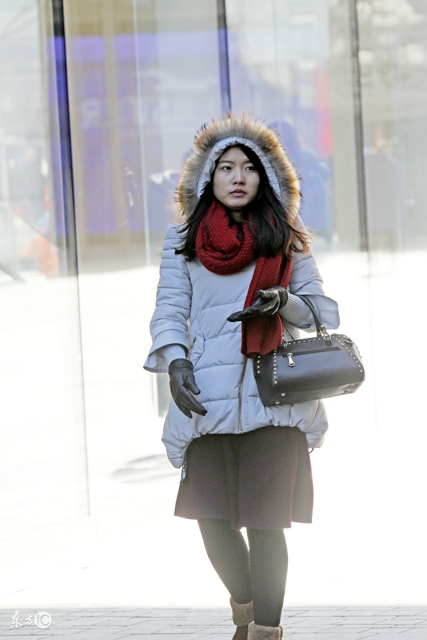 羽绒服烫破了无痕修补,羽绒服破大洞修补价格