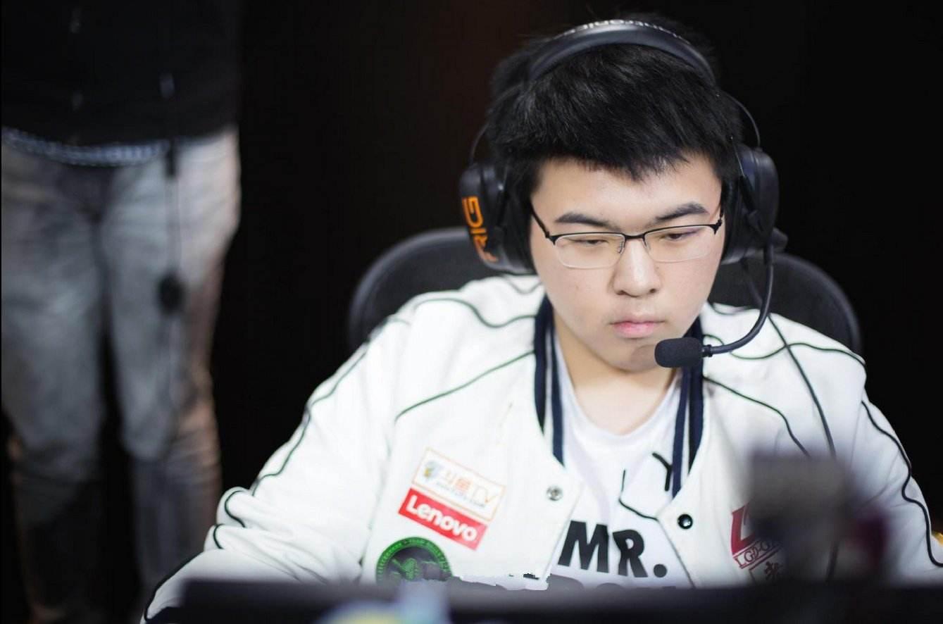 韦神回归比赛皎月开团,韦神皎月回放