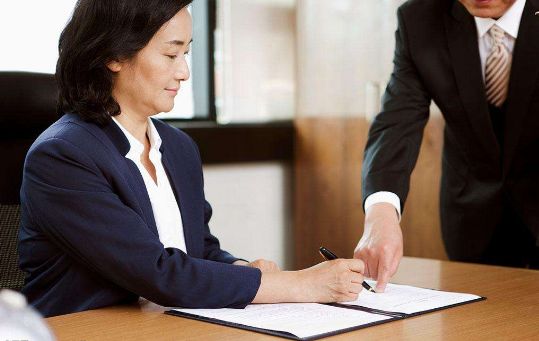 你和月薪一万差在哪里,你和月入十万的人差在哪里