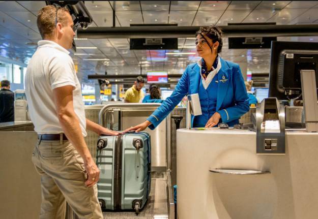 乘坐飞机时，行李托运是怎么样的？