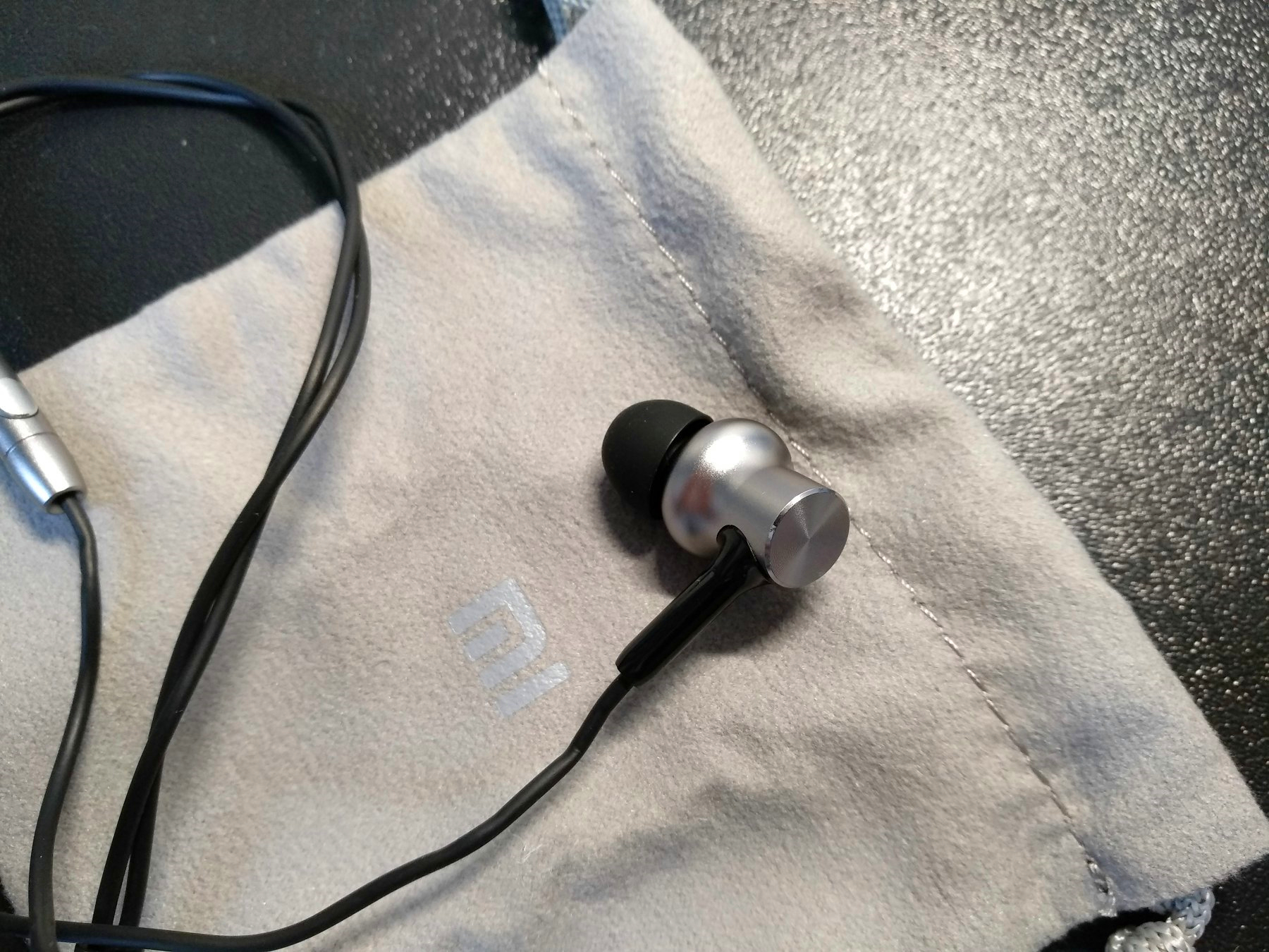 小米圈铁耳机pro发布,小米最好的耳机是圈铁耳机pro吗