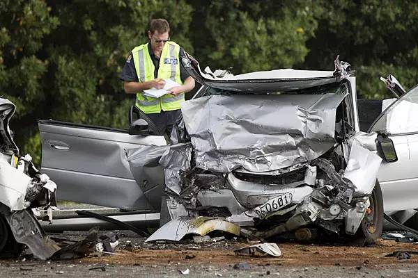 中国留学生新西兰车祸遇难,中国留学生新西兰遇车祸身亡
