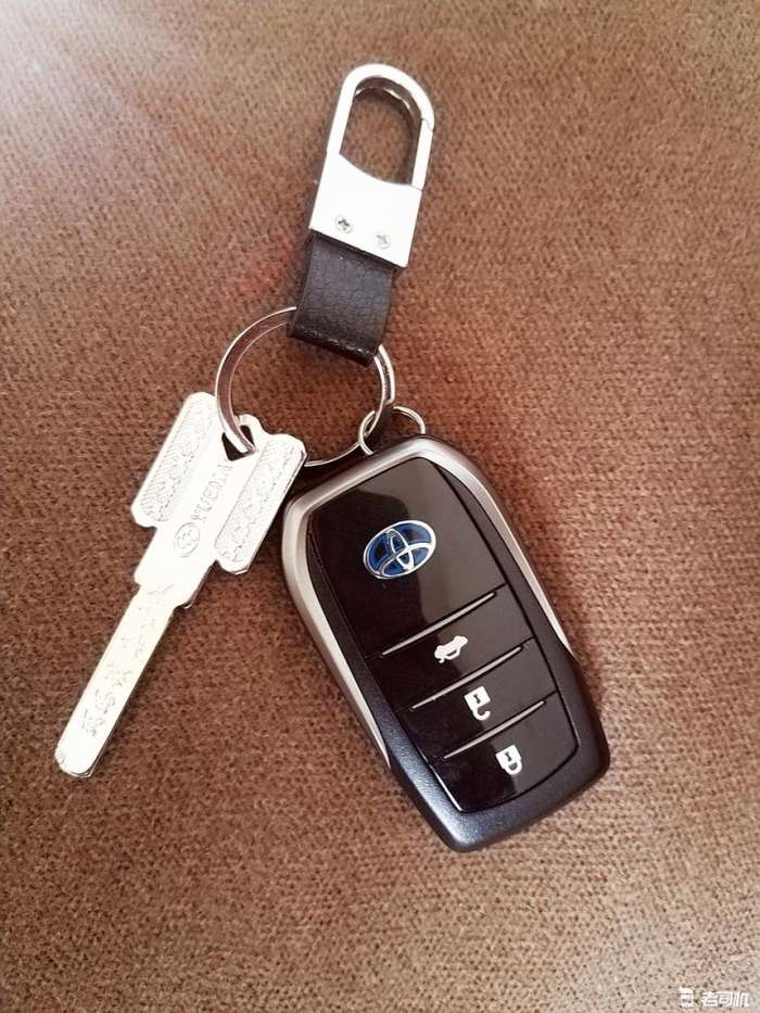 丰田凯美瑞漂亮大气又省油,丰田凯美瑞哪一款最好看最好