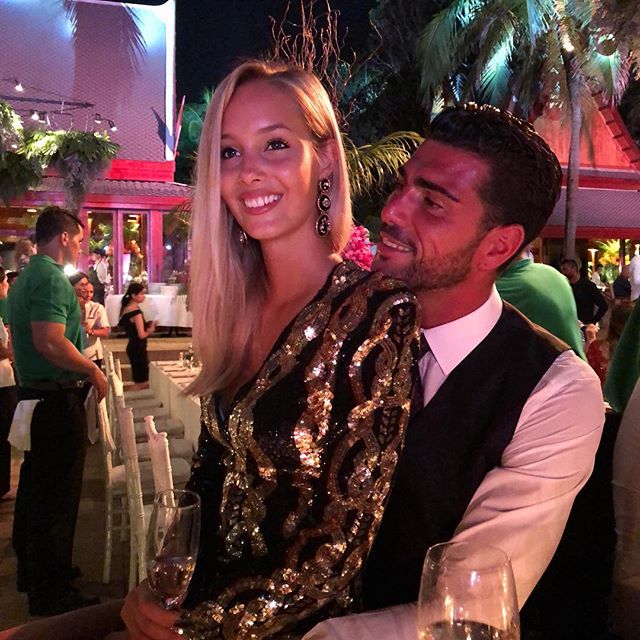 瓦尔加祝球迷2018快乐!中超最美球星女友,再出新靓照