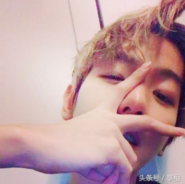 PGone手照细节被爆不伦恋，细数那些单靠手就可以火下去的玉手男