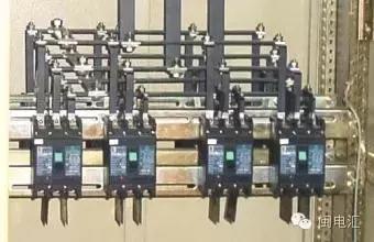 配电箱前多少范围内不允许放东西,配电箱不能从侧面进是规则吗