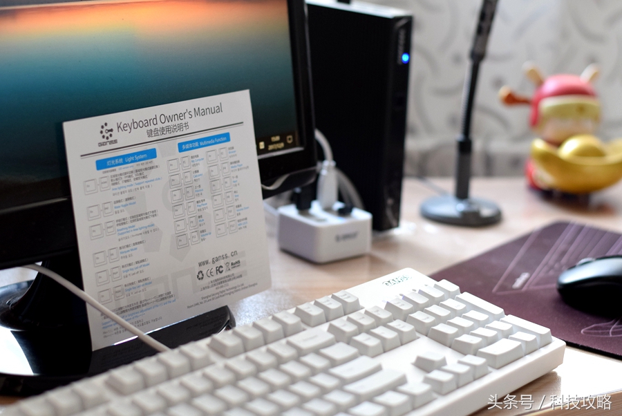 机械键盘和薄膜键盘哪个打字舒服,100-200入门级机械键盘高颜值