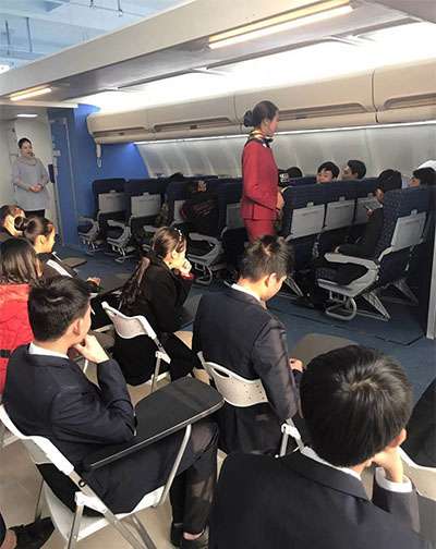 成都西翔航空学校好吗,成都西翔航空学校校园