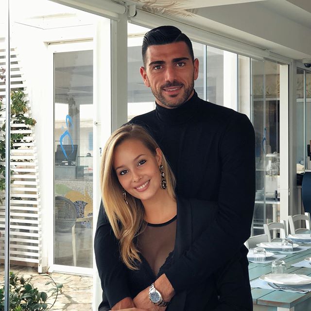 瓦尔加祝球迷2018快乐!中超最美球星女友,再出新靓照