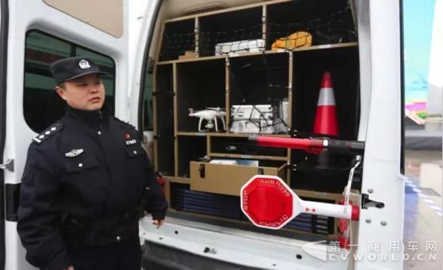 新型信号侦测警车,摄像头识别警车