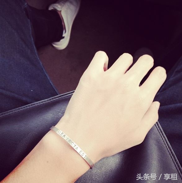 PGone手照细节被爆不伦恋，细数那些单靠手就可以火下去的玉手男