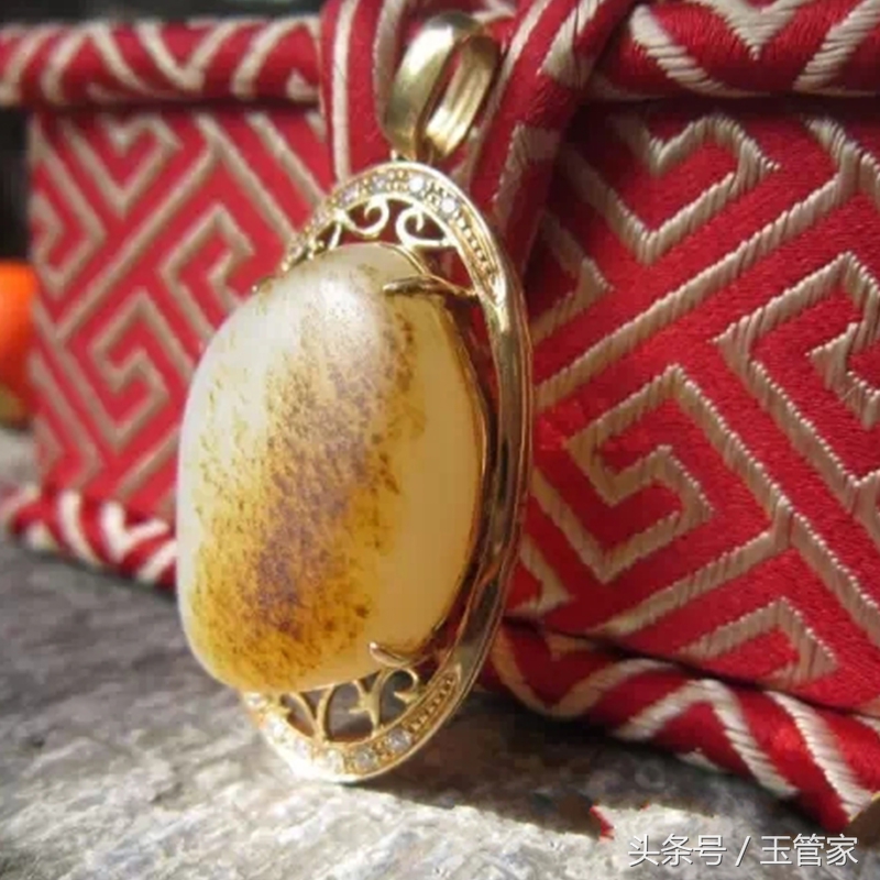 和田墨玉金镶玉吊坠价格,和田金镶玉吊坠十字架