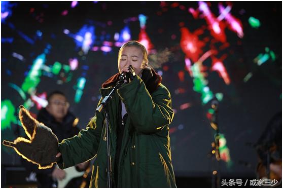 赵丽颖在巨大茶杯里卖萌可爱爆了,赵丽颖造型多变美得让人心动