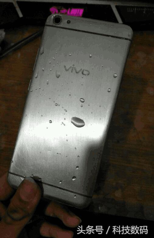 硫酸手不用怕,网友神打磨给你亮银苹果新机