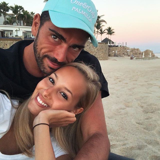 瓦尔加祝球迷2018快乐!中超最美球星女友,再出新靓照