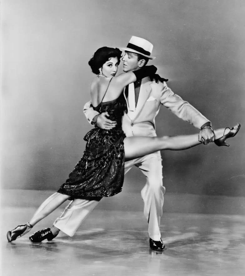 不愧是天下第一舞姬,不愧是第一名入场表演