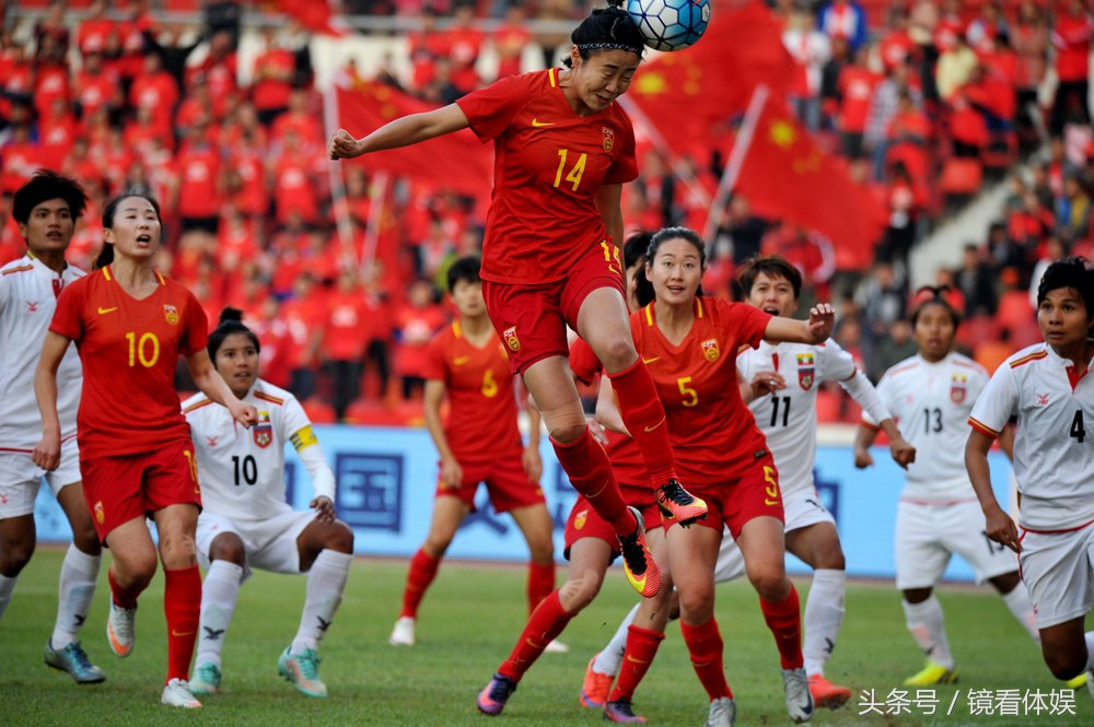 2017镜看体娱与佛山体育的50瞬间｜与巴萨球员偶遇与草根球星并肩