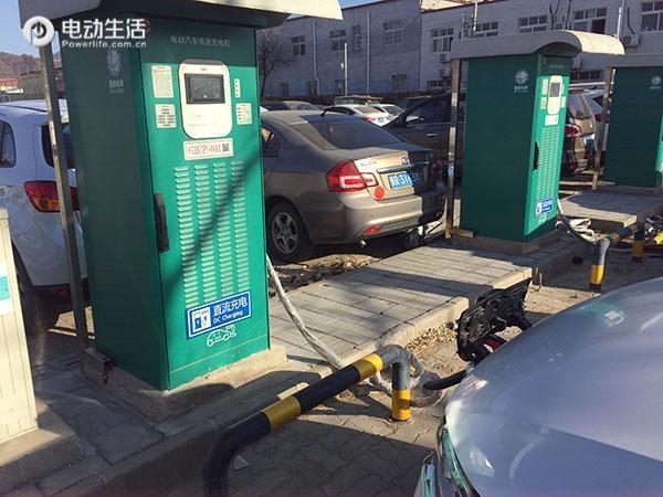 军都山滑雪场地铁站,军都山滑雪场有充电桩么