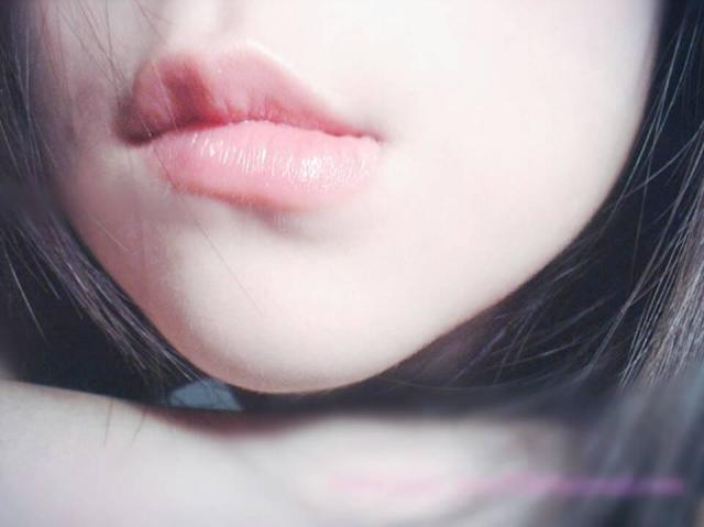 到了冬天嘴唇起皮怎么办,到冬天嘴唇起皮怎么办