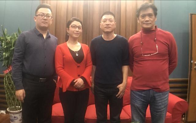 刘媛媛广场舞,刘媛媛演唱的五星红旗广场舞