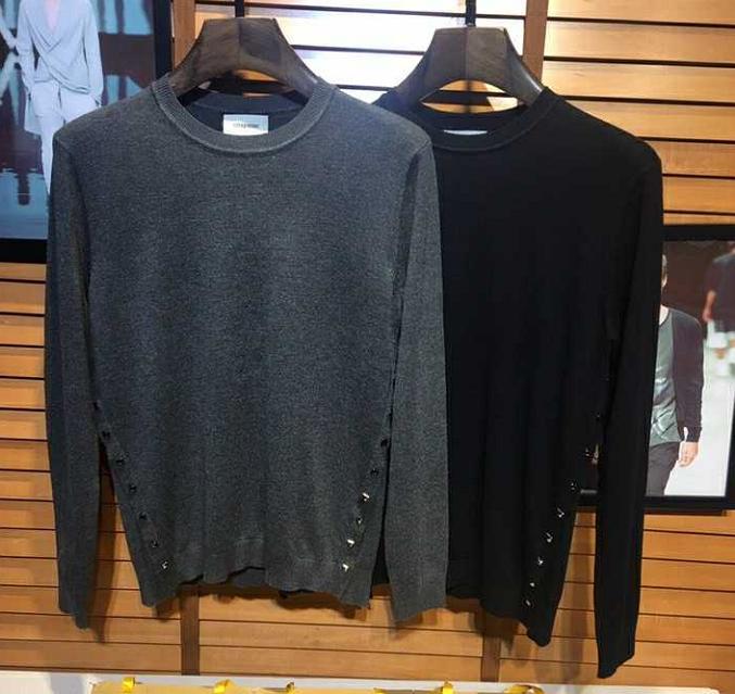 穿上这服装回家,连老同学都认不出我了,太有型了