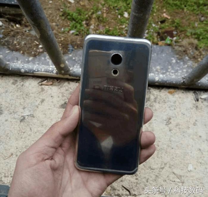 硫酸手不用怕,网友神打磨给你亮银苹果新机