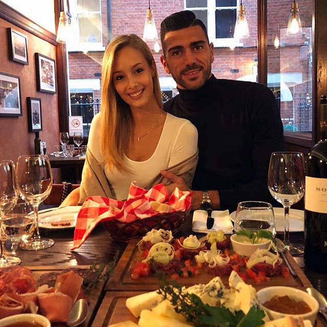 瓦尔加祝球迷2018快乐!中超最美球星女友,再出新靓照