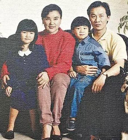 60元硅胶整容失败鼻歪脸斜，红极一时被封杀，如今自曝患癌