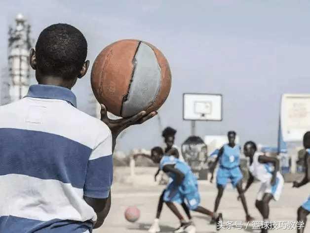 十八岁少年因打篮球被砍致死,篮球冲突致少年遭刀伤亡