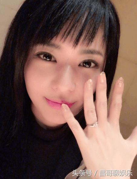 苍井空和夜店DJ结婚,网秀婚戒,网友:老公好*福性**