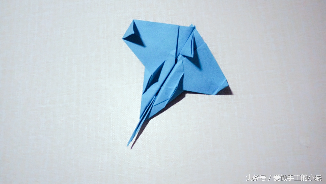 纸飞机童年叠法,童年100款纸飞机慢动作教程