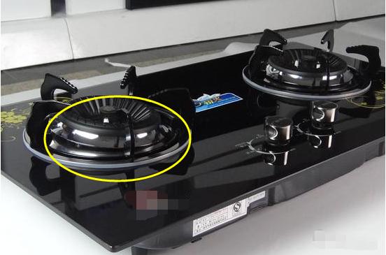 燃气灶自动熄火报警后打不着,燃气灶打不着火点着火一秒就熄火