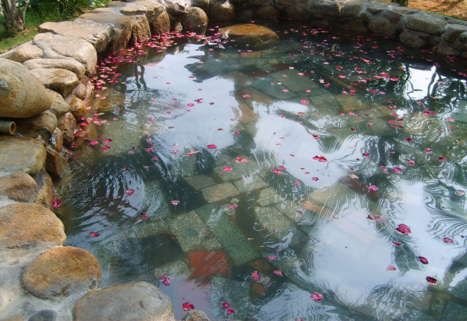 广东最大溶洞,广东洞中温泉